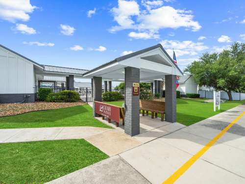S Bed Leah Avenue Student Townhomes 19