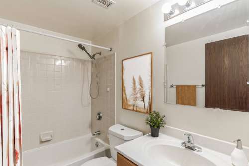 S Bed Highland Plaza Apartments 14