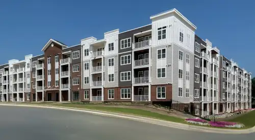 2025-07/VIRGINIA-STATE-Apartment-Building-16602570.webp