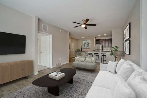 S Bed Las Brisas Apartment Homes 60