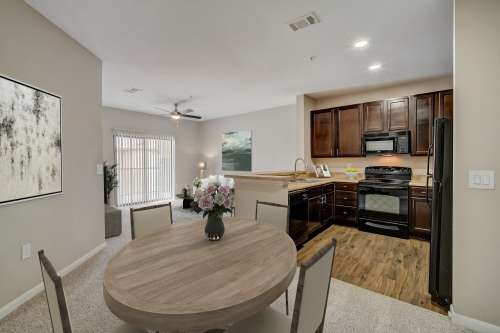 S Bed Las Brisas Apartment Homes 41