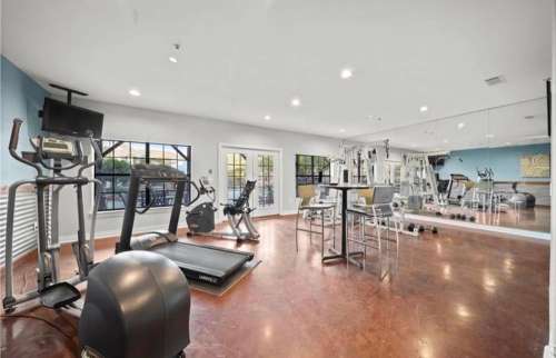S Bed Modern 4BR/4.5BA Condo - Pool & Gym 3