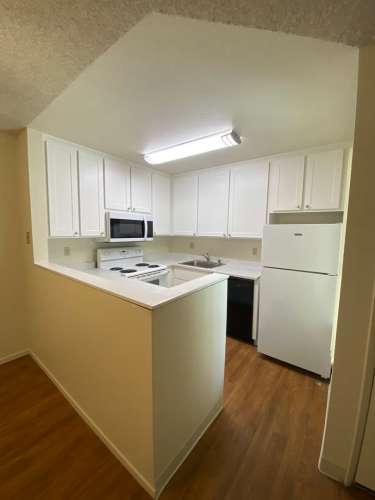 S Bed Eastlake Apartments 65