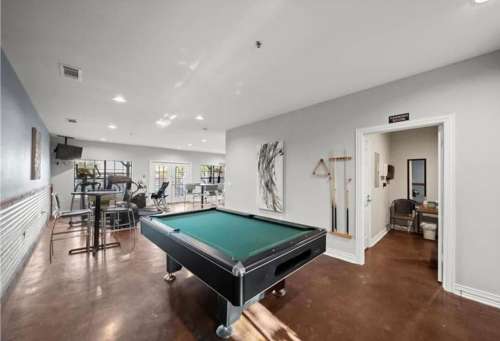 S Bed Modern 4BR/4.5BA Condo - Pool & Gym 5
