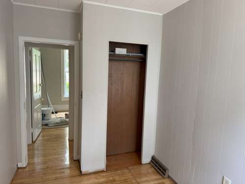 S Bed 415 W Grand Ave. 13