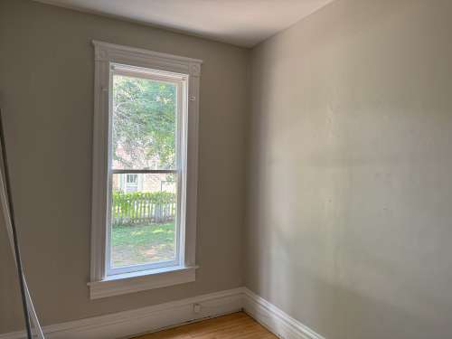 S Bed 415 W Grand Ave. 19