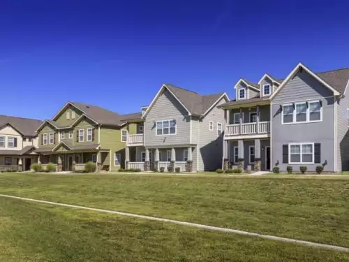 MIDDLE-TENNESSEE-Apartment-Building-16678371.webp