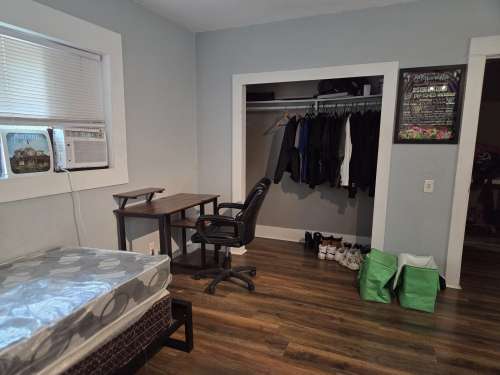 S Bed 517 E Wilshire Ave 5