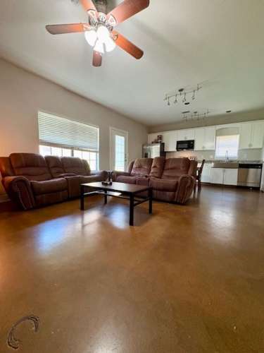S Bed Modern 4BR/4.5BA Condo - Pool & Gym 14