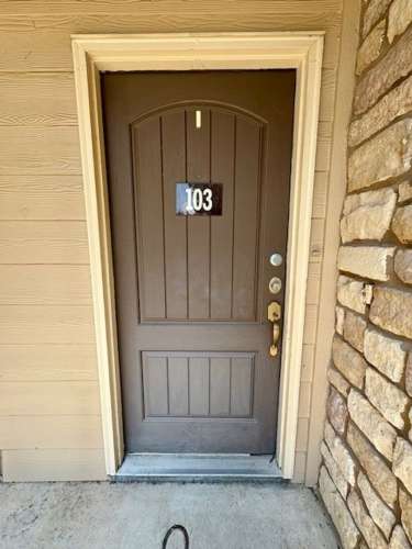 S Bed Modern 4BR/4.5BA Condo - Pool & Gym 10