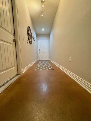 S Bed Modern 4BR/4.5BA Condo - Pool & Gym 12