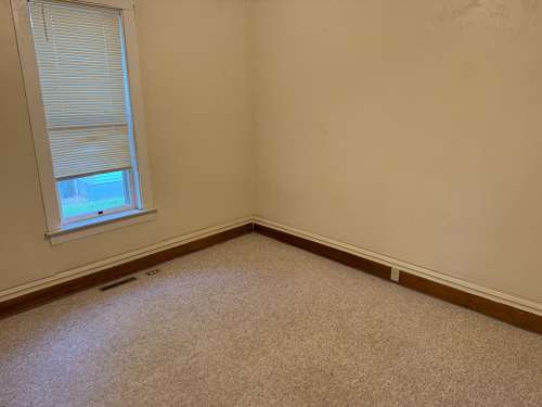 S Bed 222 Niagara St 37