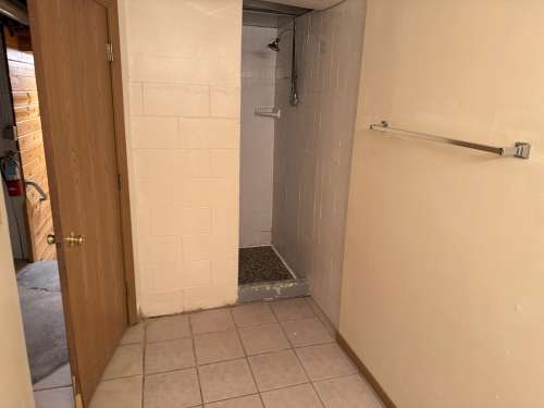 S Bed 222 Niagara St 20