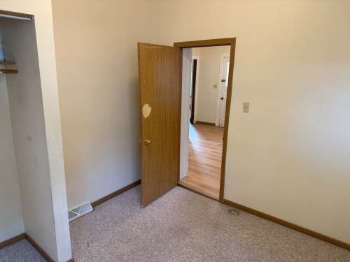 S Bed 222 Niagara St 33