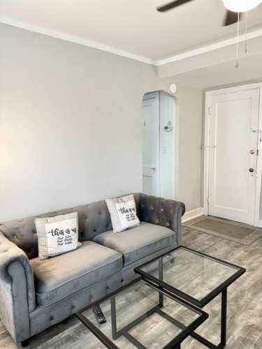 S Bed 1009 Madison Street 18