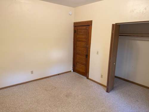 S Bed 222 Niagara St 34