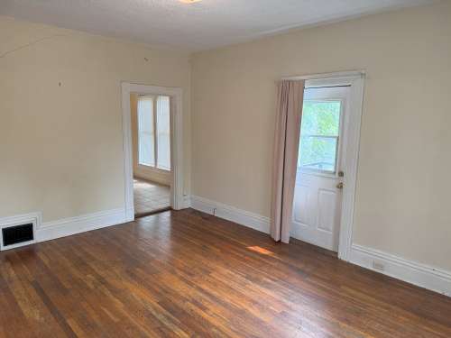 S Bed 230 Hudson St 25