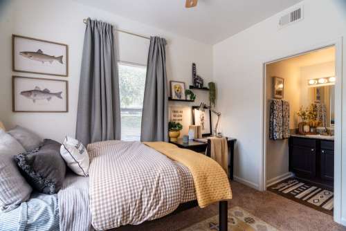 S Bed Dakota Ranch Student Apartments 34