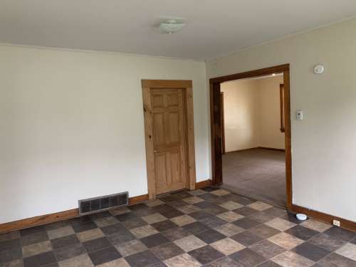 S Bed 716 Menomonie St 5