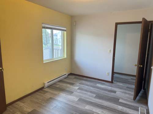 S Bed 428 Chippewa St 17