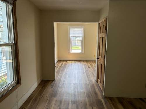 S Bed 716 Menomonie St 23