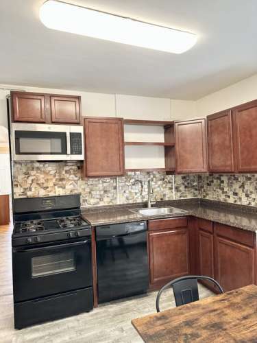 S Bed 1009 Madison Street 21