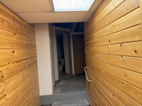 S Bed 222 Niagara St 27