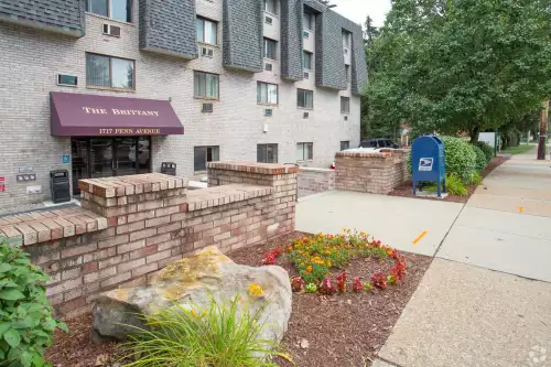 S Bed Brittany Apartments 1