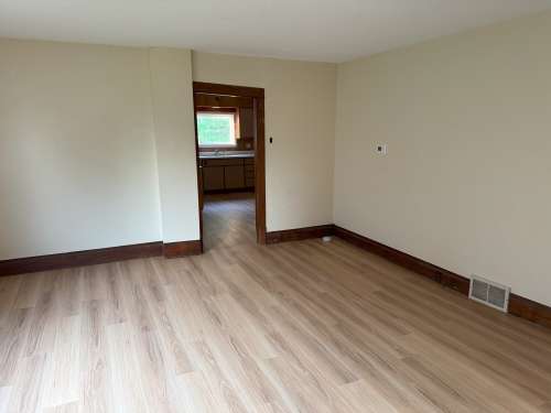 S Bed 222 Niagara St 19