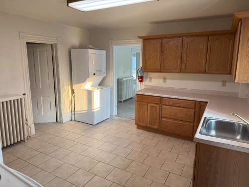 S Bed 608 Chippewa St 22