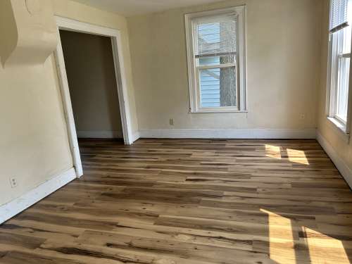 S Bed 716 Menomonie St 25