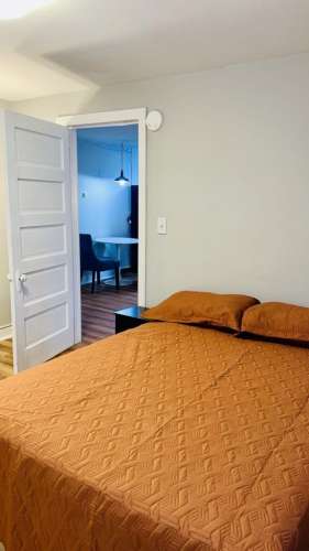 S Bed 1009 Madison Street 31