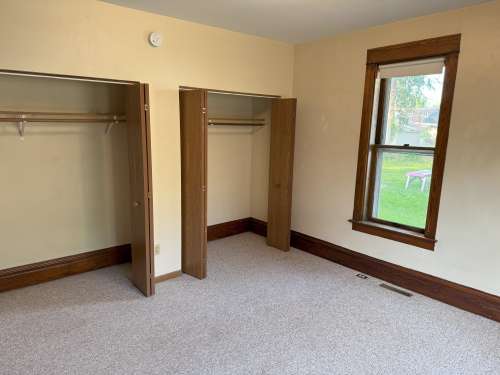 S Bed 222 Niagara St 35