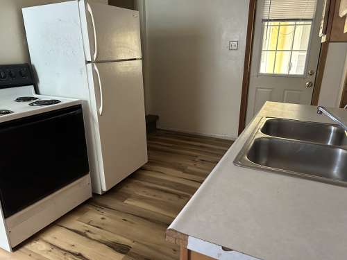 S Bed 716 Menomonie St 21