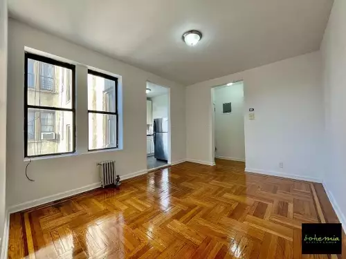 2025-09/COLUMBIA-Apartment-Building-16683534.webp
