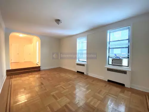 2025-09/COLUMBIA-Apartment-Building-16731662.webp