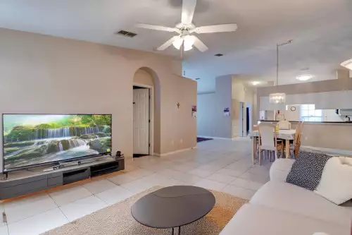 2025-09/ERAU-Apartment-Building-16714345.webp