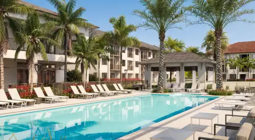 2025-09/FGCU-Apartment-Building-16732103.webp