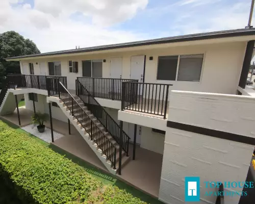 2025-09/FIU-Apartment-Building-16704932.webp