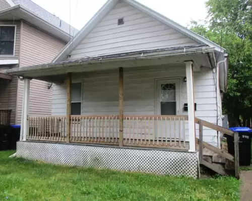 2025-09/ILLINOIS-STATE-UNIVERSITY-Apartment-Building-16707121.webp