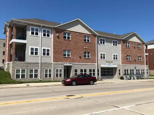 2025-09/MARQUETTE-Apartment-Building-16694865.webp