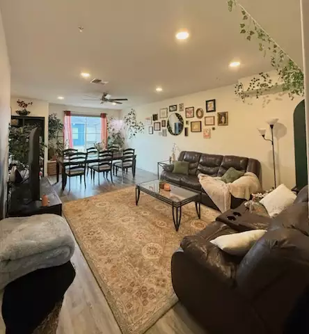 2025-09/NEVADA-RENO-Apartment-Building-16705223.webp