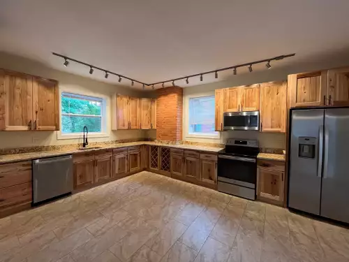 2025-09/PITT-Apartment-Building-16683408.webp