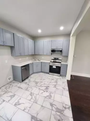 2025-09/SLU-Apartment-Building-16728493.webp