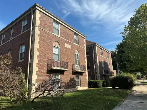 2025-09/UWM-MATC-MSOE-Apartment-Building-16719839.webp