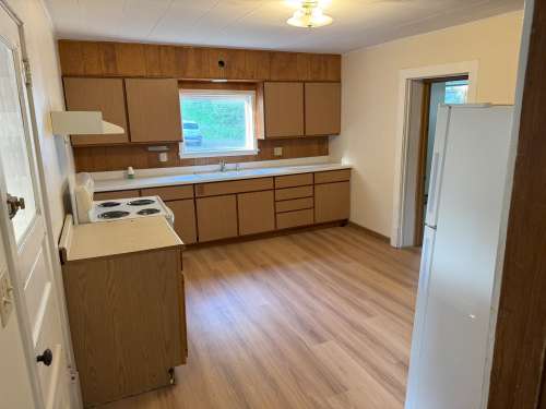 S Bed 222 Niagara St 29