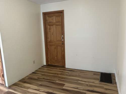 S Bed 716 Menomonie St 22