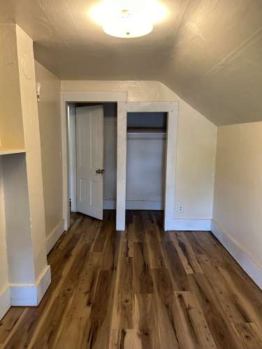 S Bed 716 Menomonie St 31