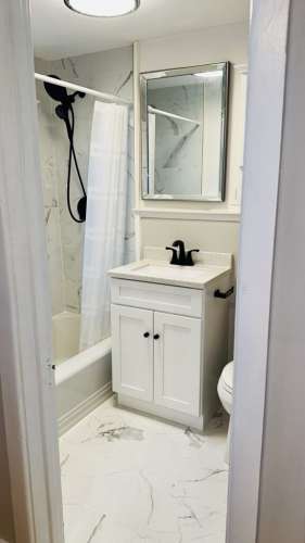 S Bed 1009 Madison Street 34