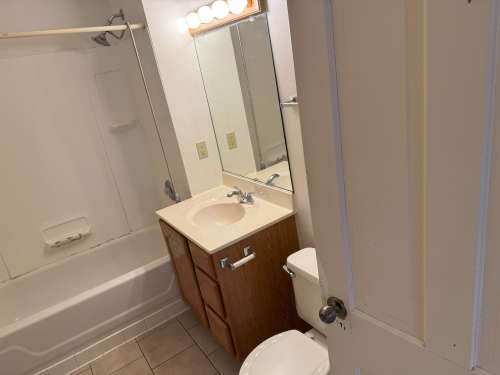 S Bed 608 Chippewa St 19